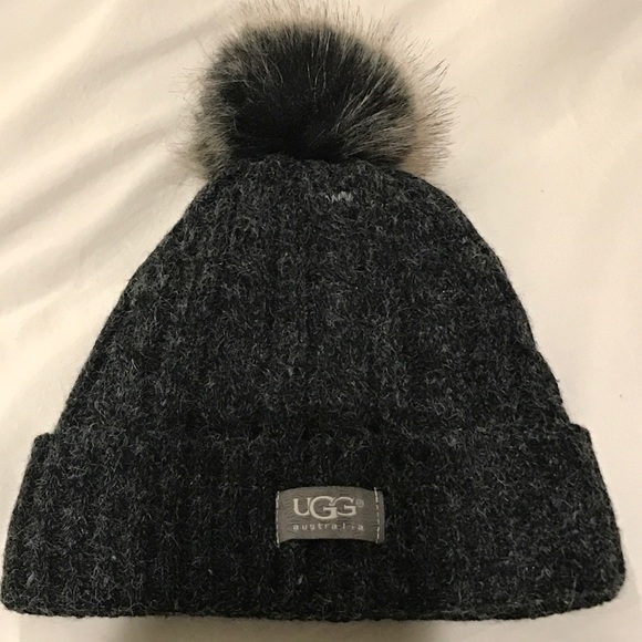 uggs with puff balls